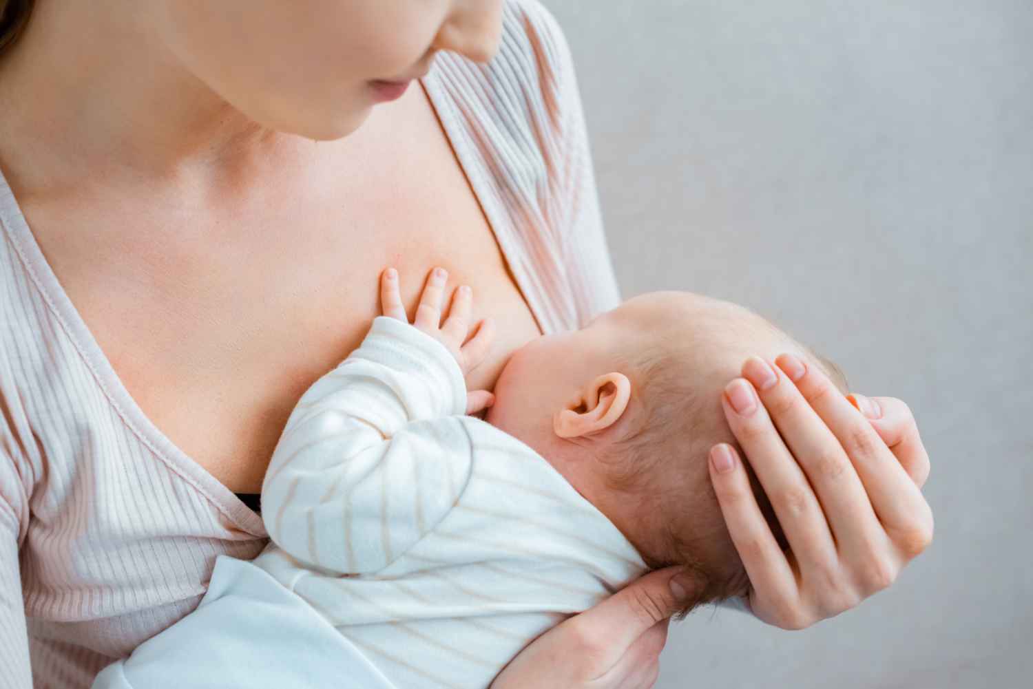 Breastfeeding and Pumping Schedule for Newborns